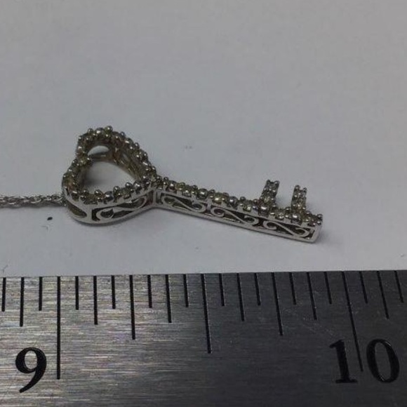 Women’s 10K White Gold Necklace And Key Pendant With Diamonds - Picture 5 of 6